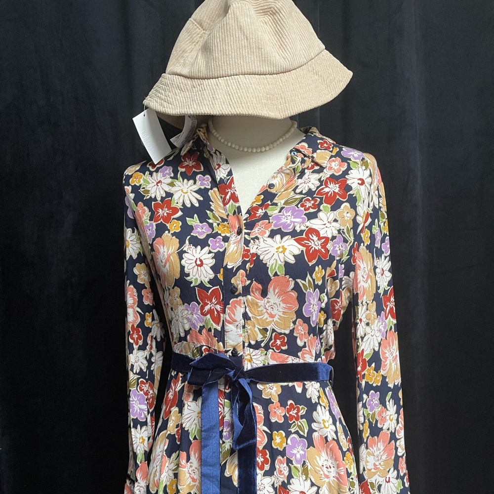 Funky Floral Outfit - Picture 7 of 7